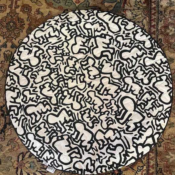 Etta Loves x Keith Haring sensory reversible play mat - Picture 5 of 5